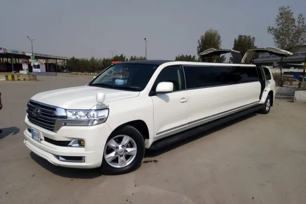 لیموزین V8